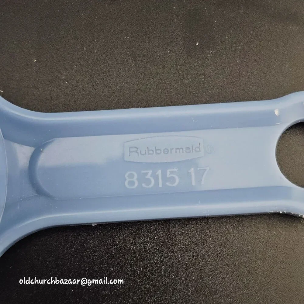 Rubbermaid Blue Plastic Measuring Cup Set 1/4 1/3 1/2 Cup Nesting Model 8315